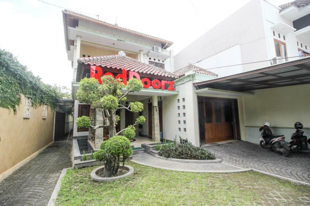 Reddoorz Plus @ Tegal Panggung Джокякарта Екстериор снимка