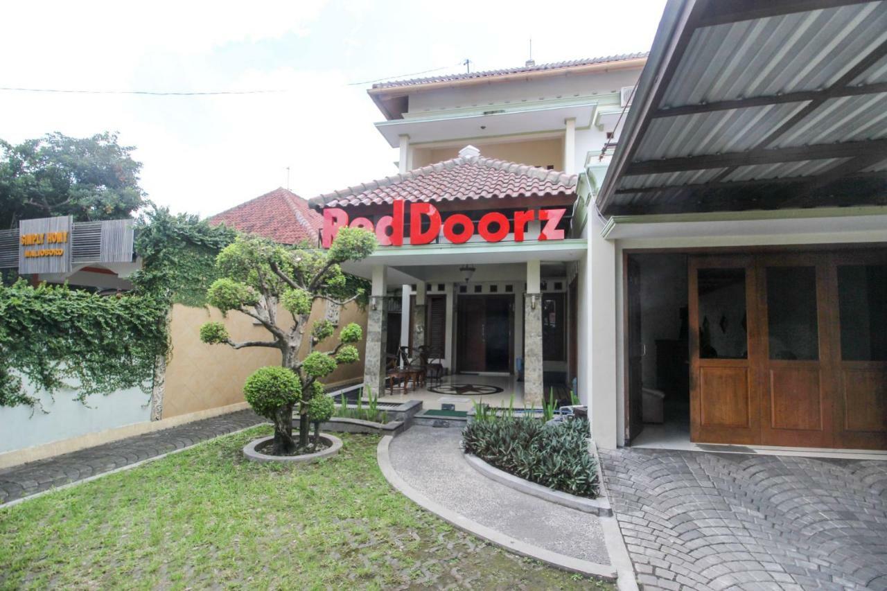 Reddoorz Plus @ Tegal Panggung Джокякарта Екстериор снимка