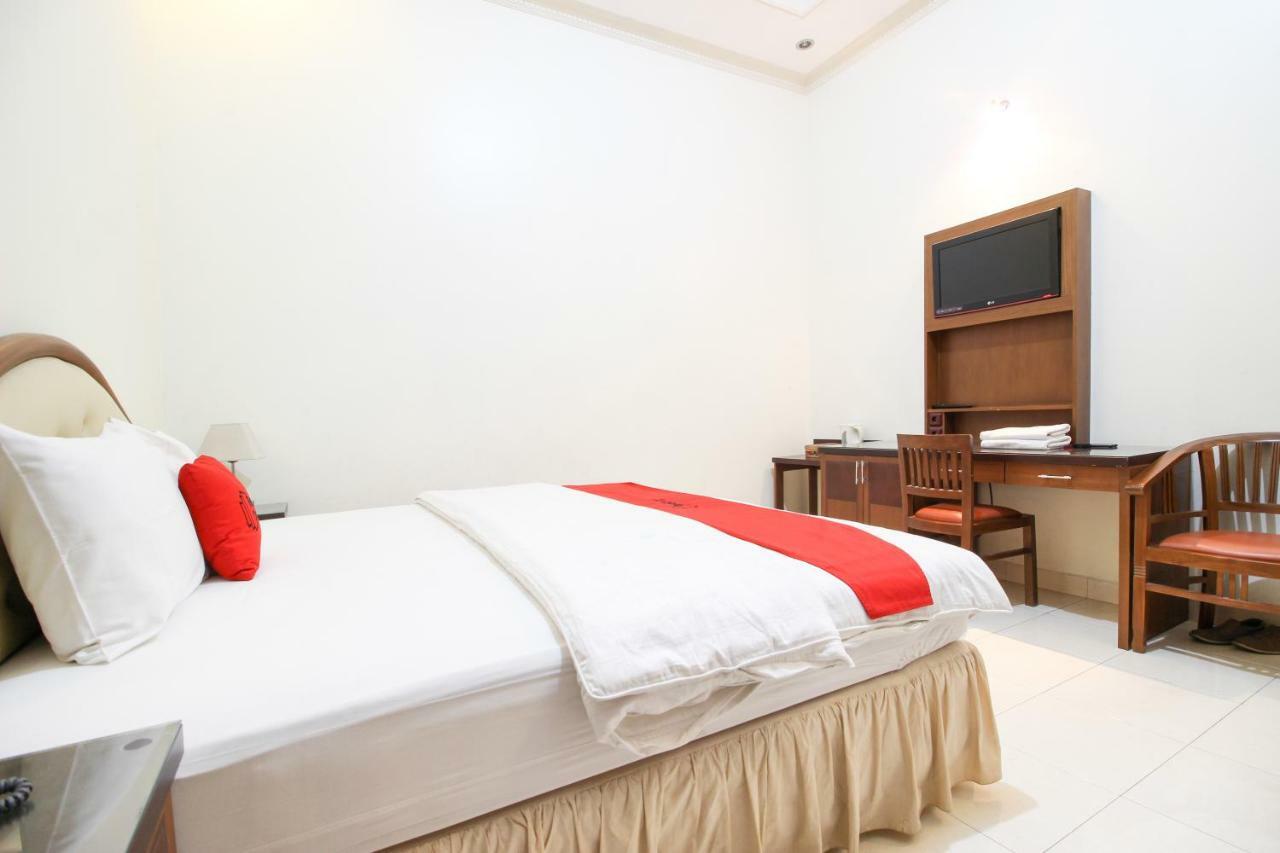 Reddoorz Plus @ Tegal Panggung Джокякарта Екстериор снимка