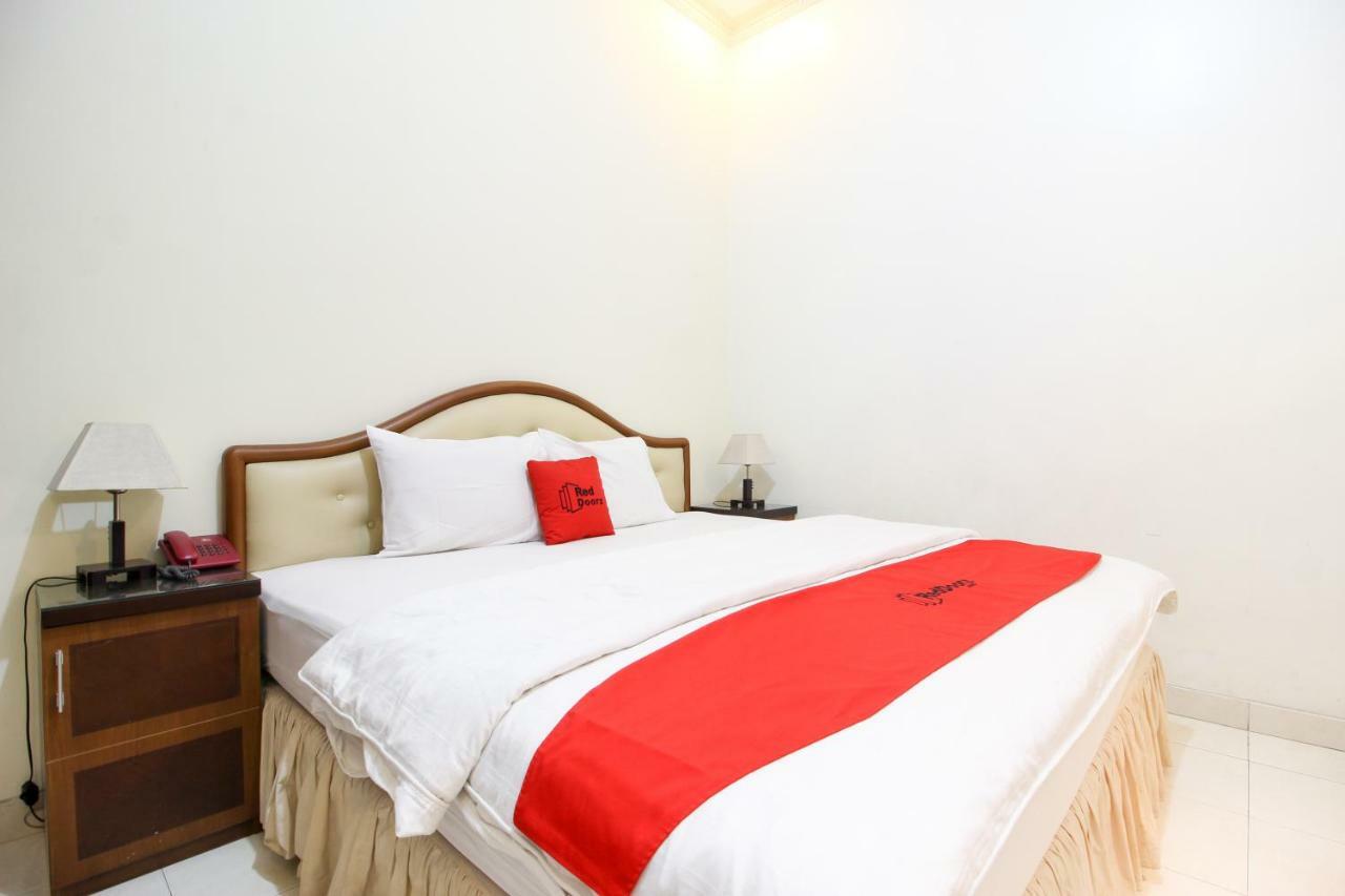 Reddoorz Plus @ Tegal Panggung Джокякарта Екстериор снимка
